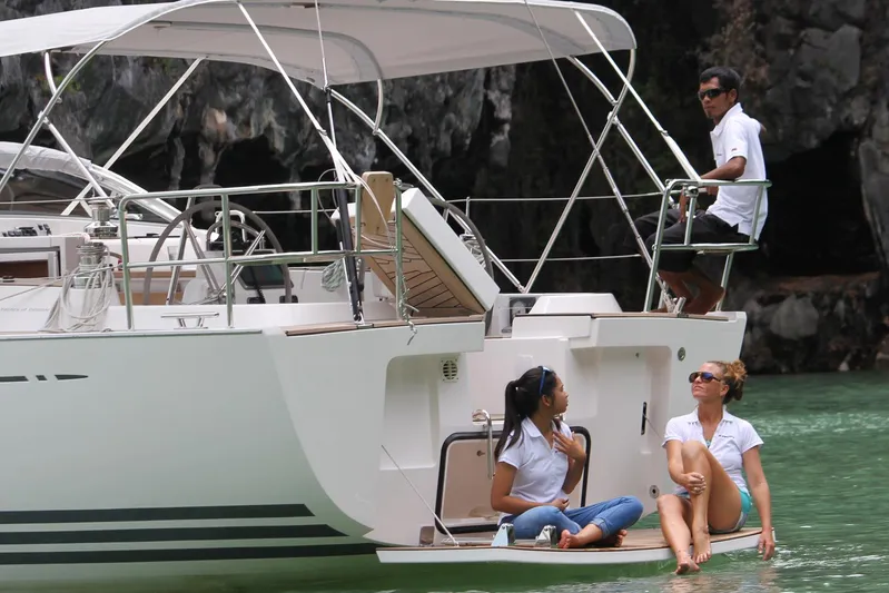 Muchacha De Abril Yacht Photos Pics Manufacturer Provided Image