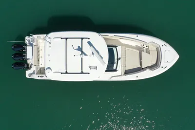 Boston Whaler 350 Realm