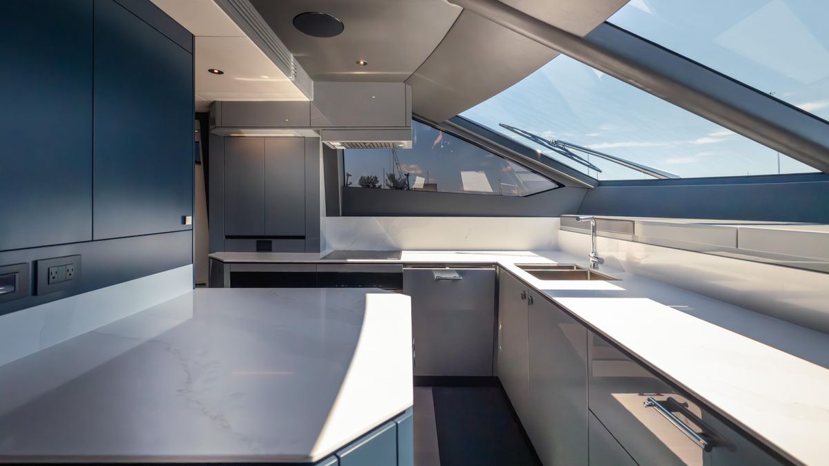 2025 Sunseeker 88 