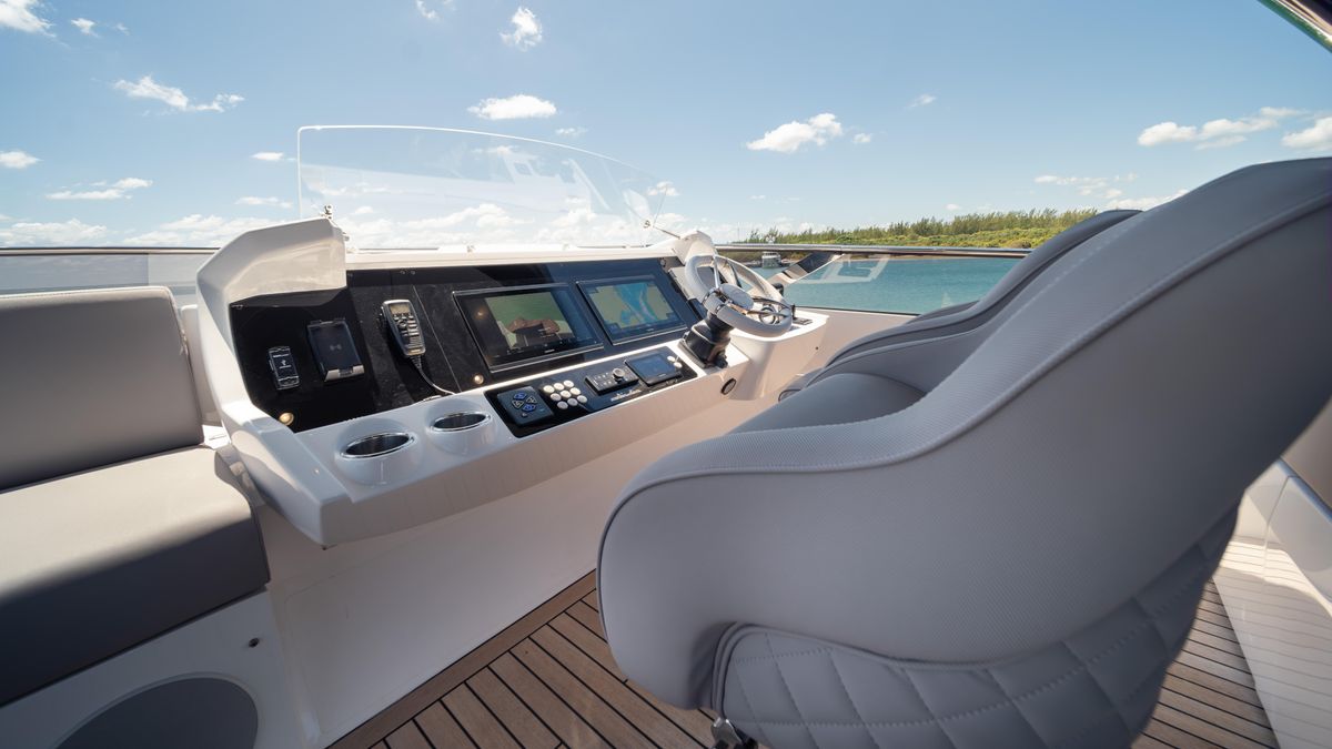 2025 Sunseeker 88 