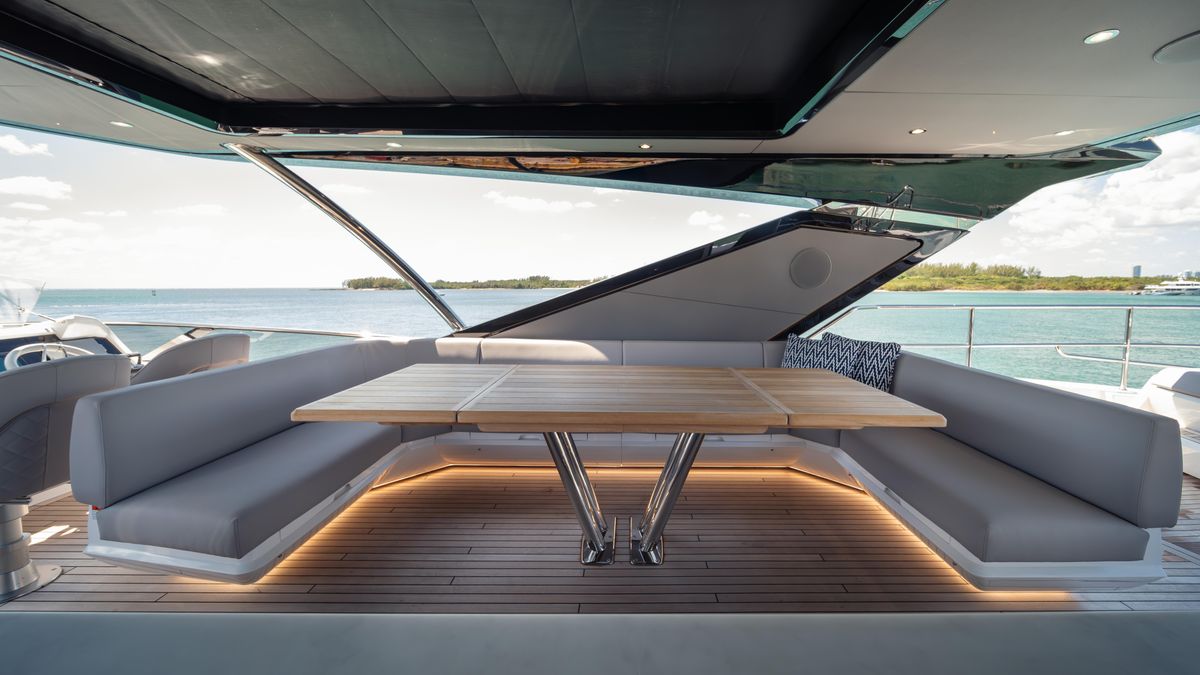 2025 Sunseeker 88 