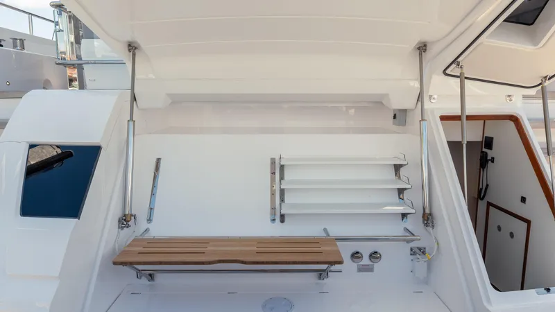 Hideout Yacht Photos Pics 