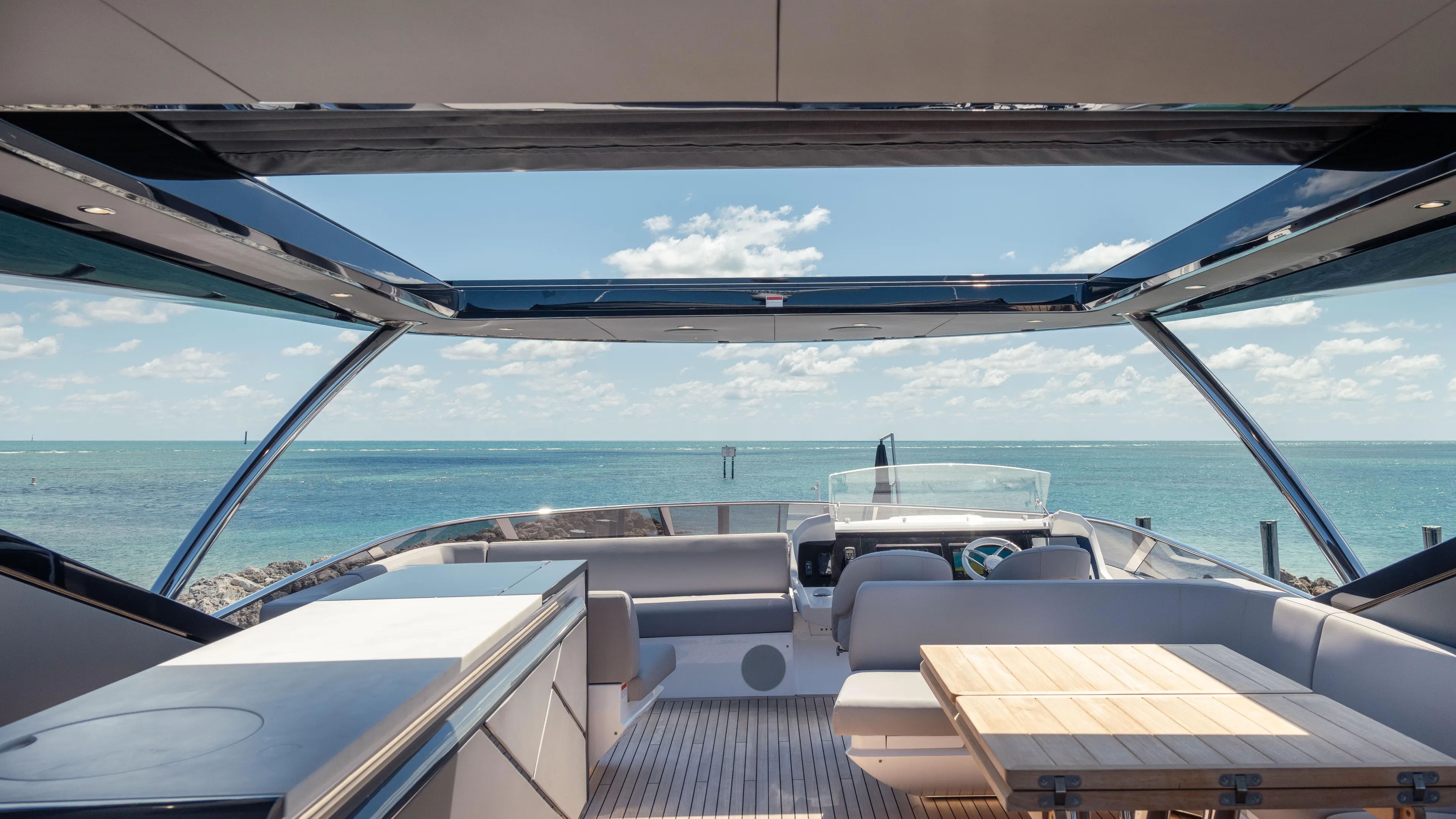 Hideout Yacht Photos Pics 