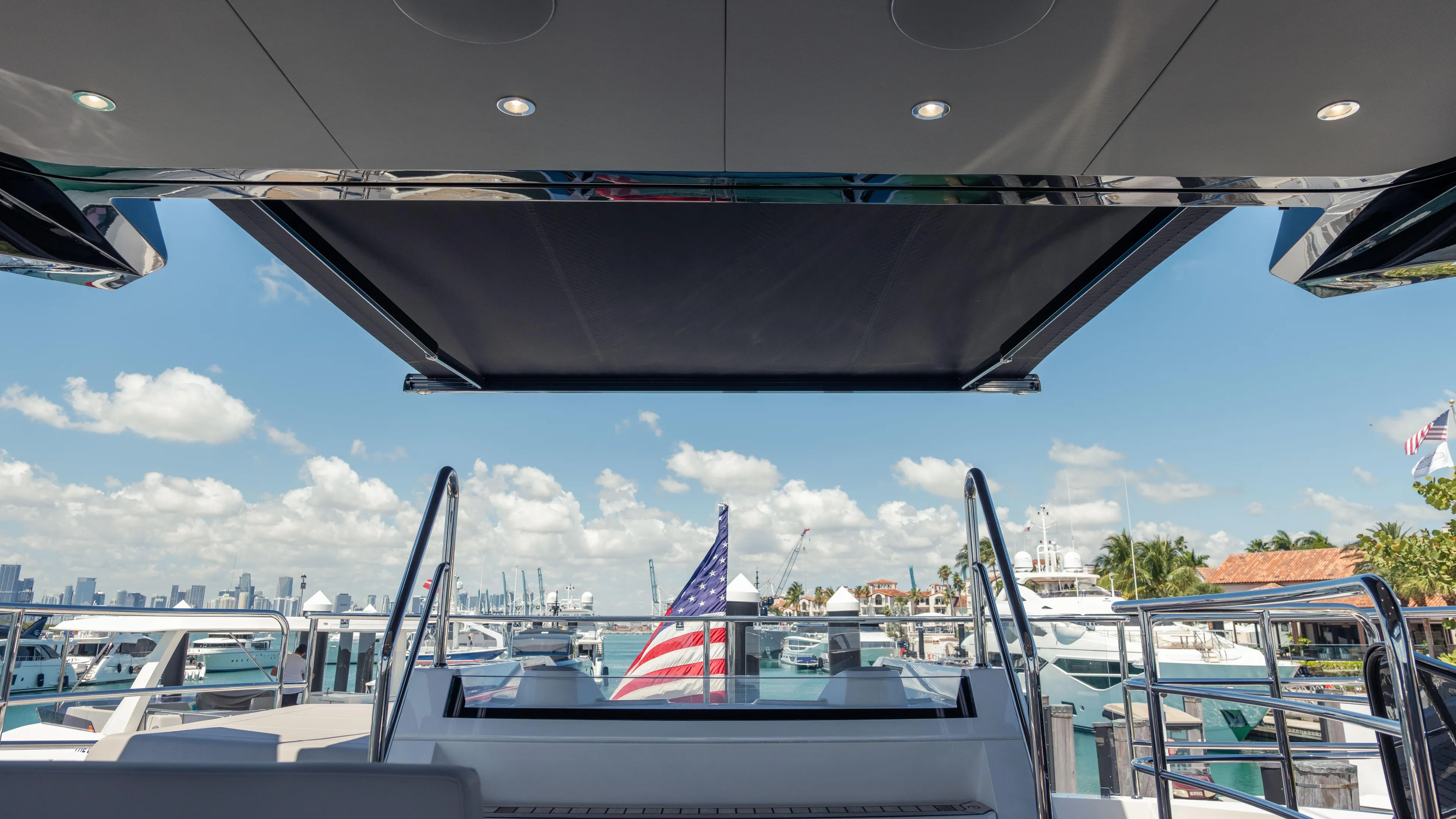 Hideout Yacht Photos Pics 