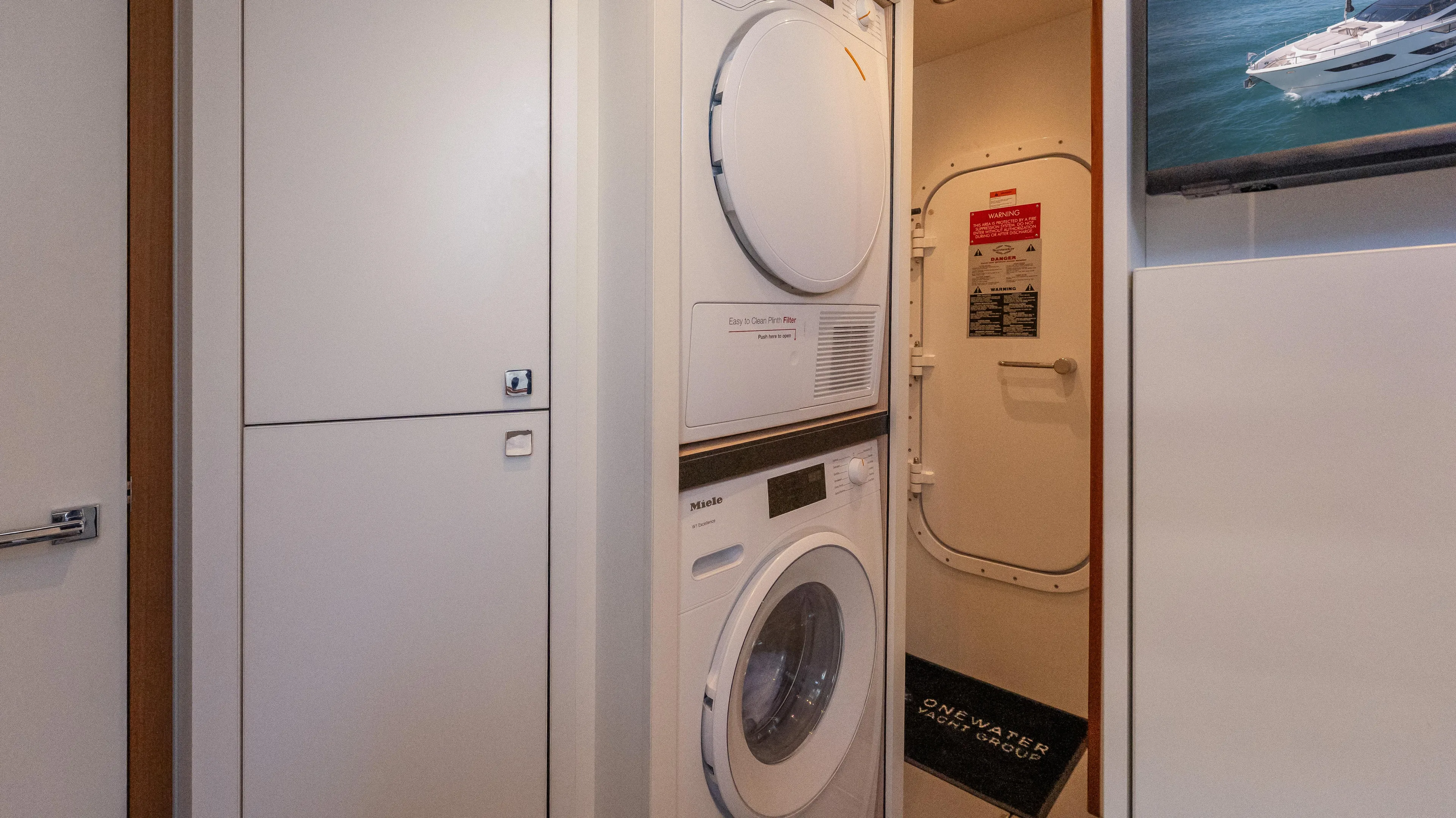 Hideout Yacht Photos Pics 