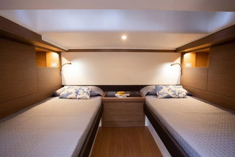  Yacht Photos Pics Interior of Solaris Power 44 OPEN ST yacht, 2026, featuring twin beds.