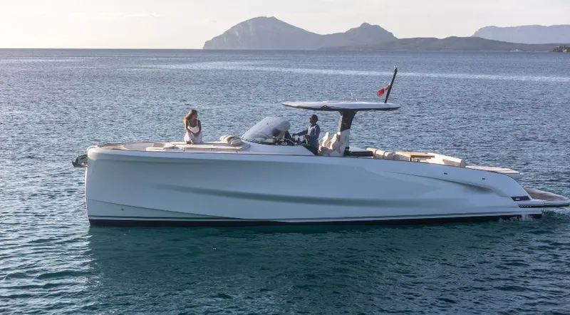  Yacht Photos Pics Solaris Power 44 OPEN ST 2026 on calm sea.