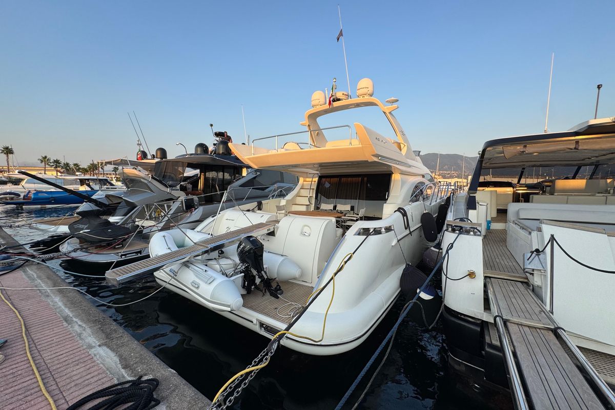 2007 Azimut 65 