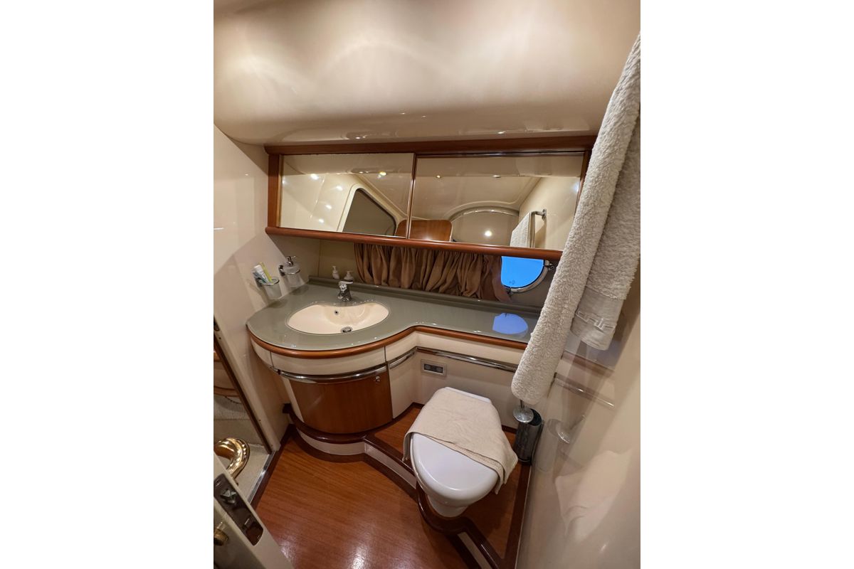 2007 Azimut 65 