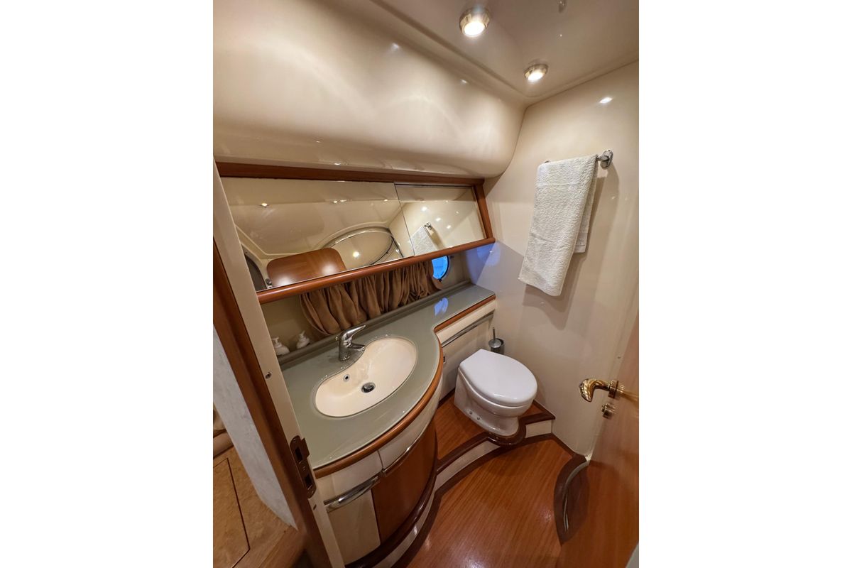 2007 Azimut 65 