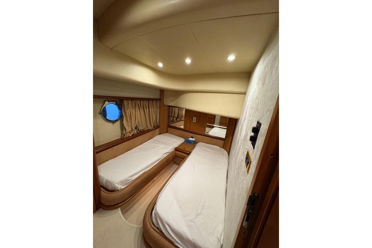 2007 Azimut 65 