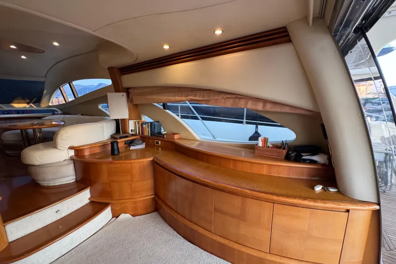 New Davis Yacht Photos Pics Azimut 62 Fly Evo interiors