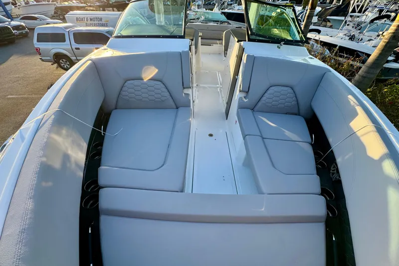 Yacht Photos Pics 2026 Four Winns H33 OB boat interior with spacious seating and modern design.