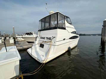 Carver 33 Aft Cabin
