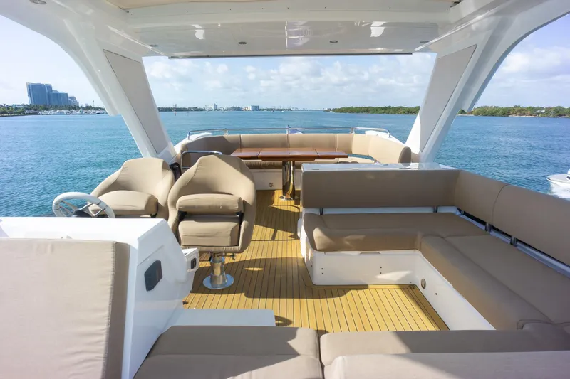Ocapora V Yacht Photos Pics 