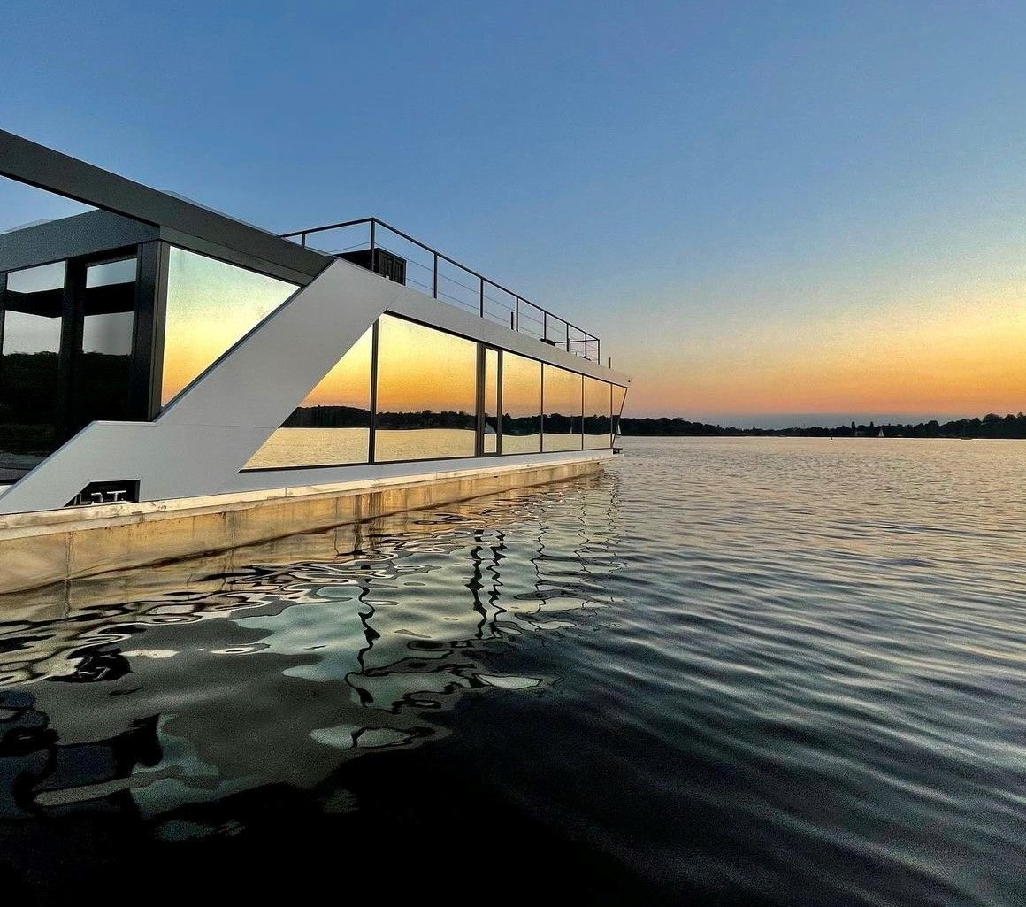 2023 Custom solar yacht HBY 90