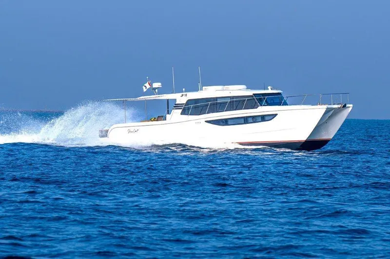  Yacht Photos Pics Luxury SilverCAT 46LUX yacht cruising on open sea, 2026 model.