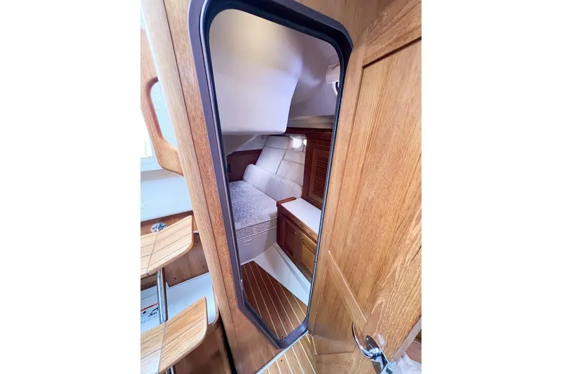 Just Cause Yacht Photos Pics Aft cabin access from main salon