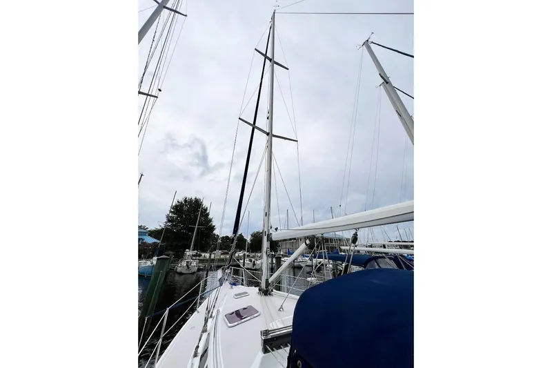 Just Cause Yacht Photos Pics View of mast and rigging.