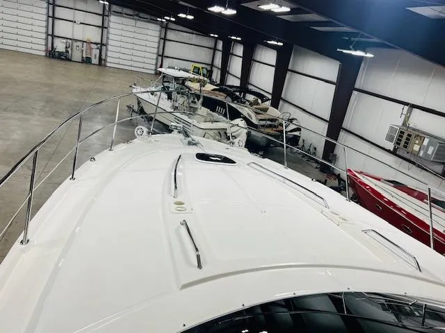  Yacht Photos Pics 2016 Sea Ray 470 Sundancer yacht in spacious indoor storage facility.