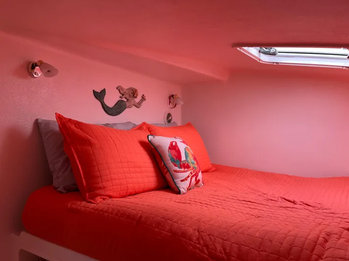 Seaesta Yacht Photos Pics 