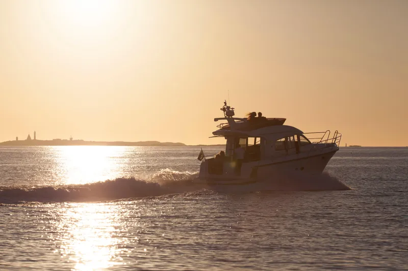Seahawk Yacht Photos Pics 