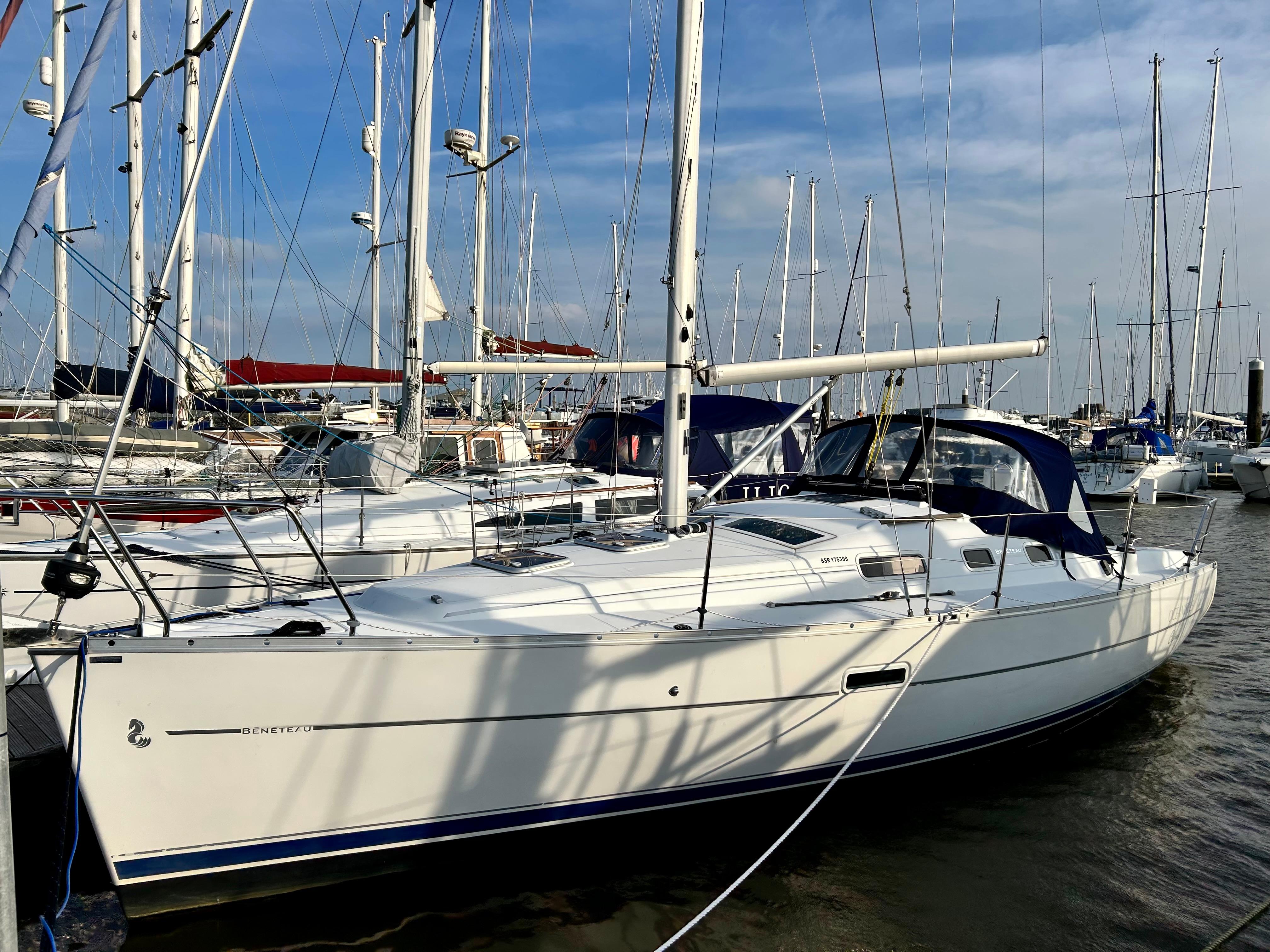 Classic James Caddy Motor Cruiser, 8m, 1956 - Devon