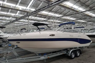 2005 Rinker 232 Captiva Cuddy