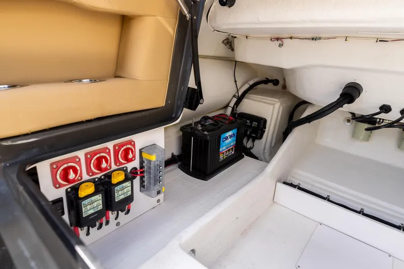 Airship 310 Yacht Photos Pics Electrical system of 2023 Airship 310 boat, featuring battery and control panel.