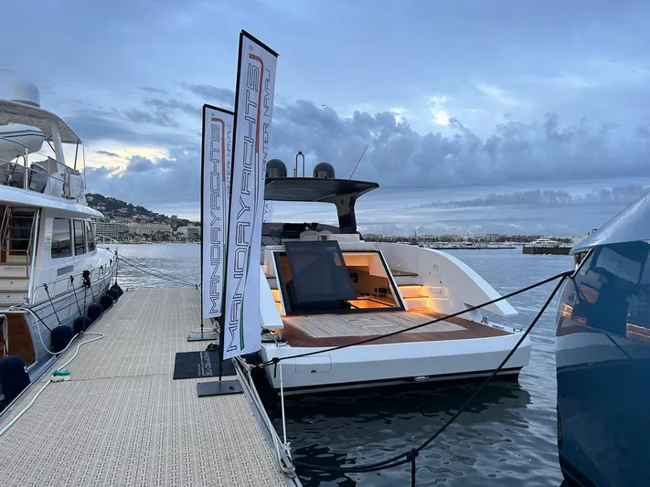  Yacht Photos Pics Manda Yachts S05