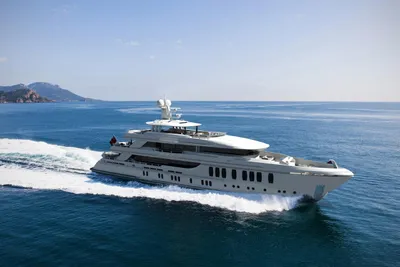 2025 CMB Yachts CMB 47