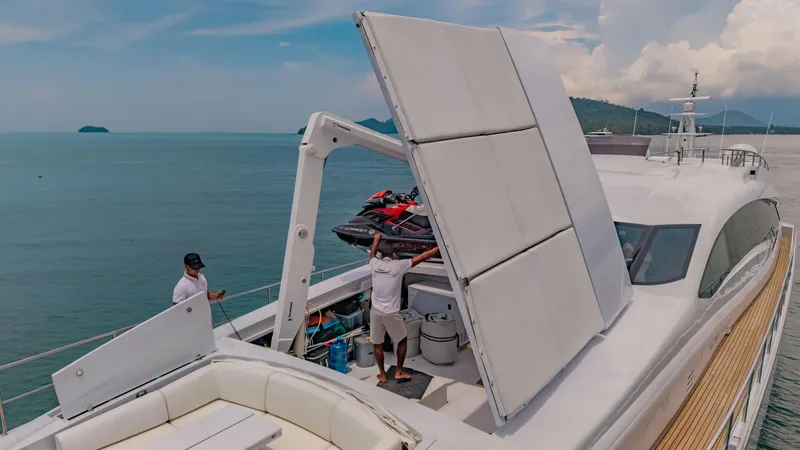 Le Caprice IV Yacht Photos Pics Luxury Pershing 108 yacht with jet ski storage, ocean view, 2011 model.