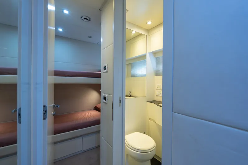 Le Caprice IV Yacht Photos Pics 