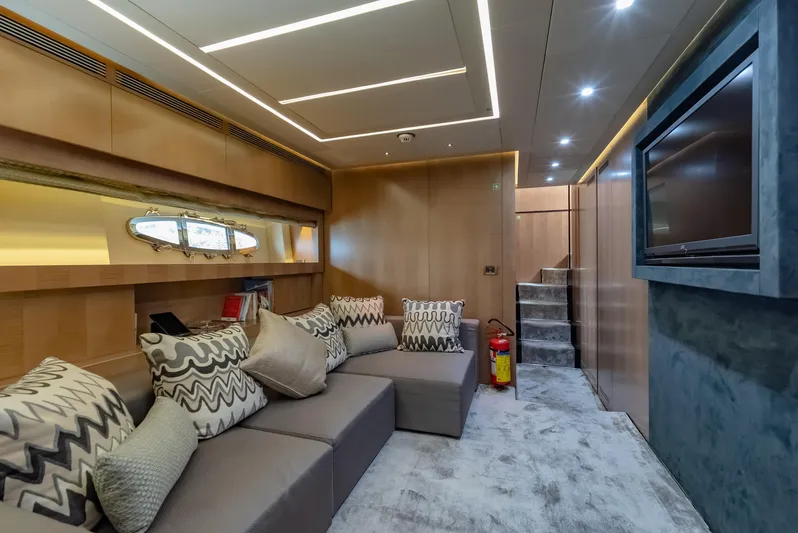 Le Caprice IV Yacht Photos Pics 