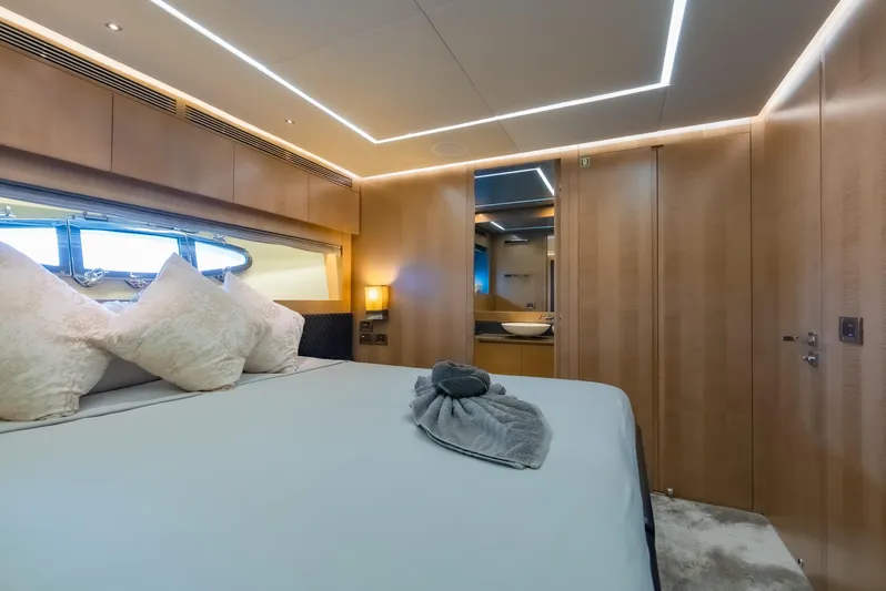 Le Caprice IV Yacht Photos Pics 