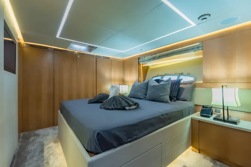 Le Caprice IV Yacht Photos Pics 