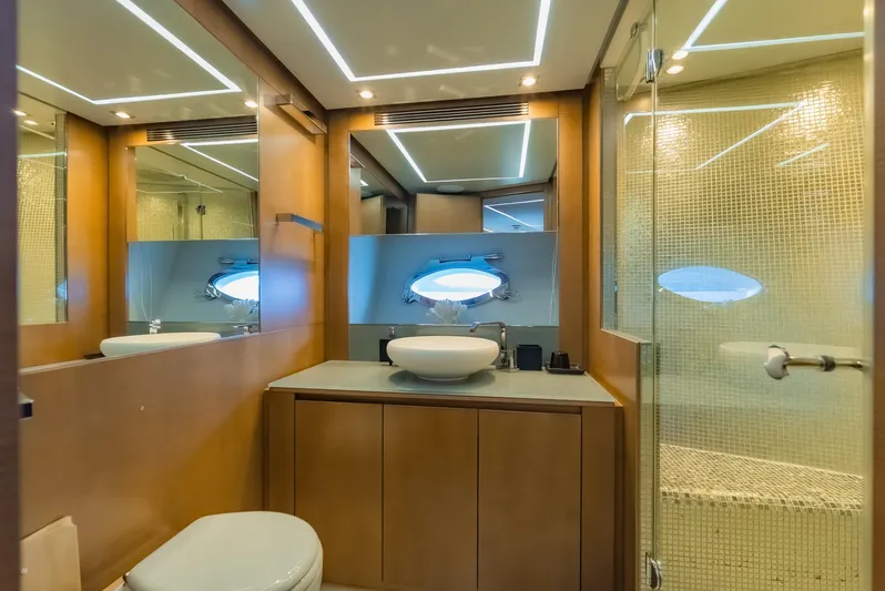 Le Caprice IV Yacht Photos Pics 