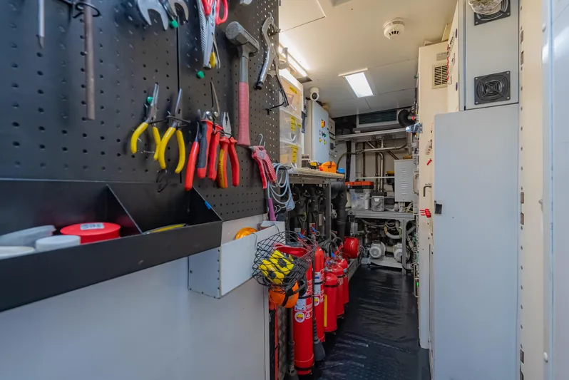 Le Caprice IV Yacht Photos Pics 