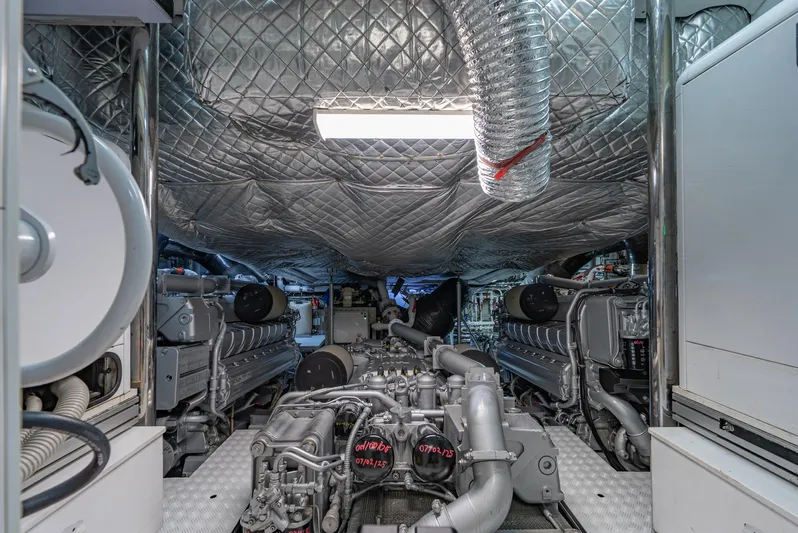 Le Caprice IV Yacht Photos Pics 