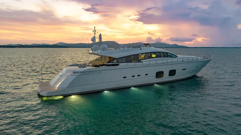 Le Caprice IV Yacht Photos Pics 