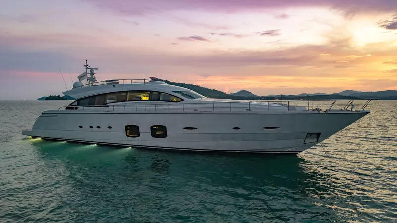 Le Caprice IV Yacht Photos Pics 