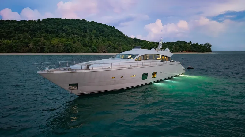 Le Caprice IV Yacht Photos Pics 