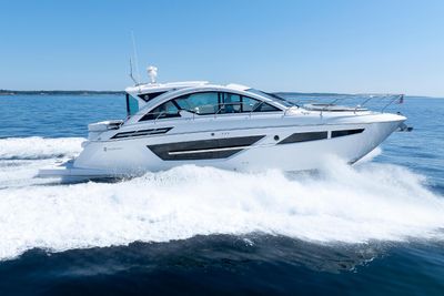 Yacht