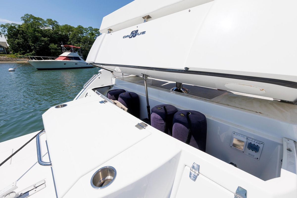 2021 Cruisers Yachts 50 