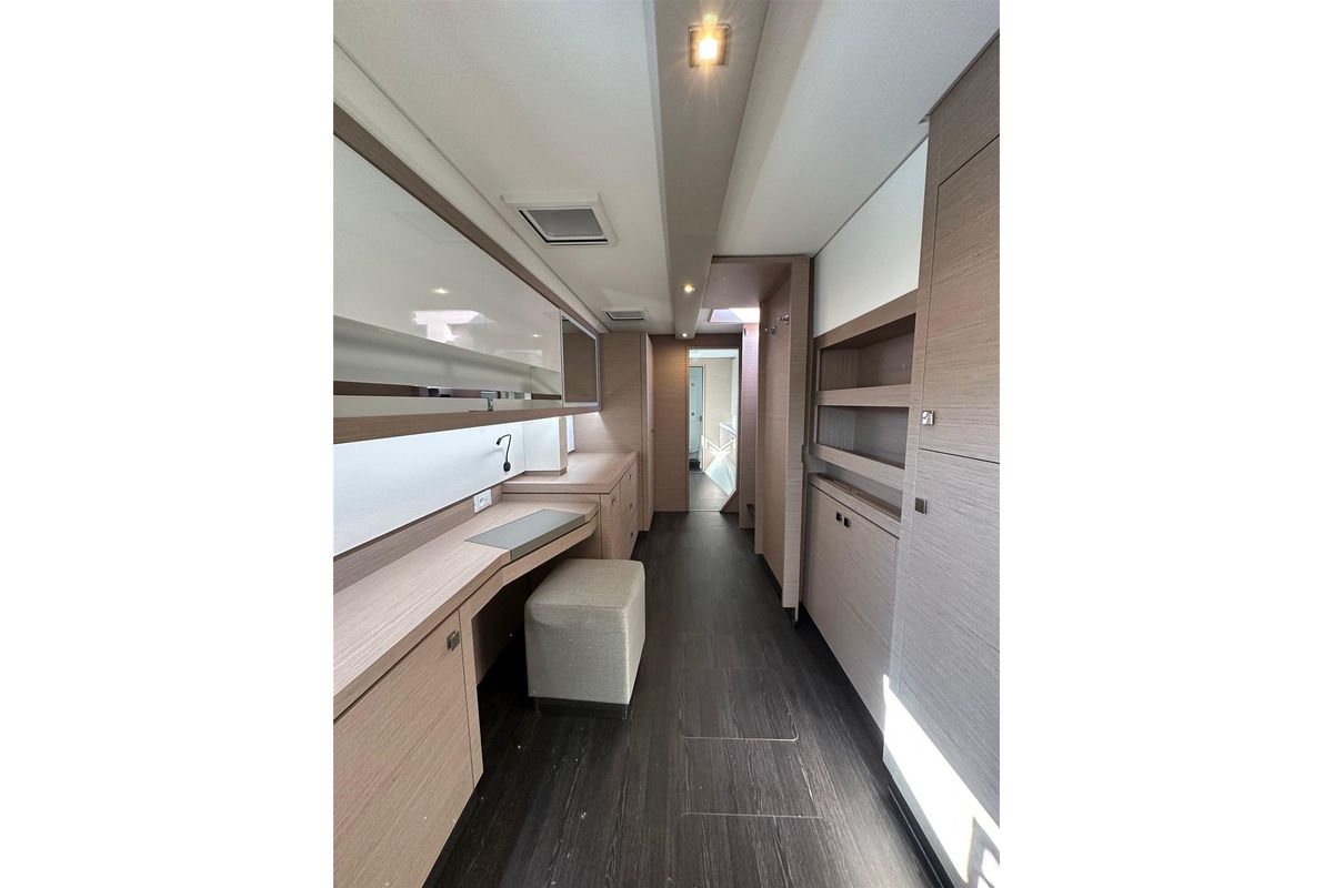 2021 Fountaine Pajot 45 