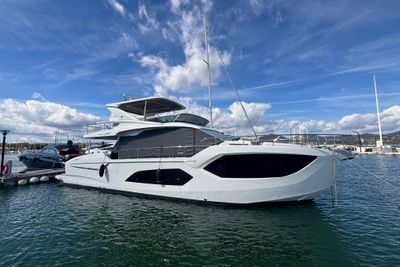 Yacht