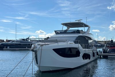 Yacht