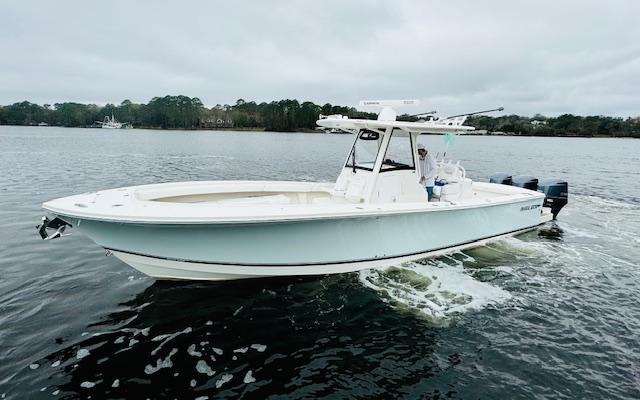 Regulator 34  InterMarine Boats