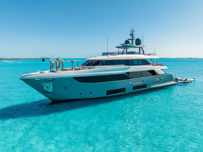 Fifi Yacht Photos Pics 