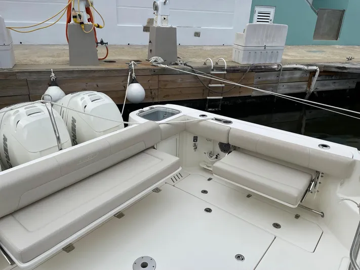 El Fuego Yacht Photos Pics Aft Cockpit